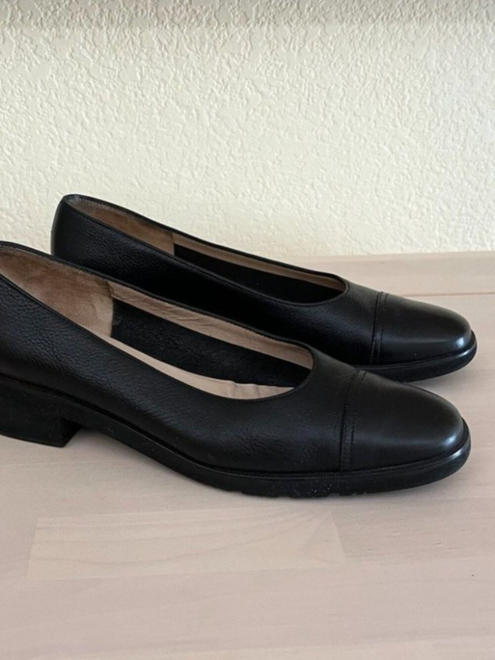Ferragamo Boutique Taurillon Ballet Flats Rubber Lug Soles 6
